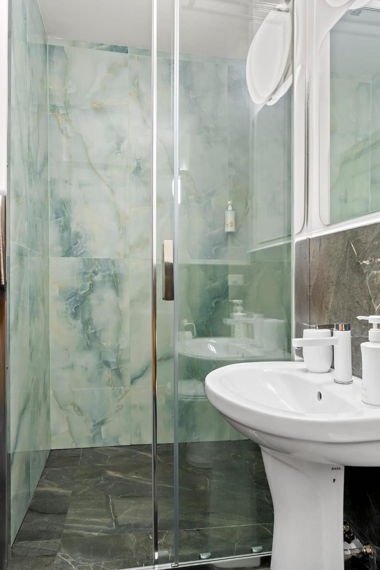 Unirii Zen Apartment Iasi Ngoại thất bức ảnh